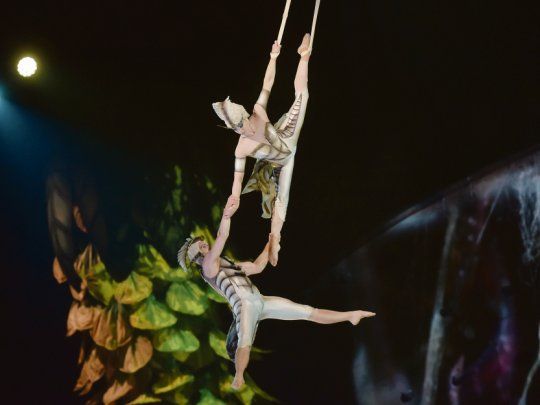 Hazañas en altura. El número de los trapecistas, de lo mejor del show en el que todos los acróbatas son insectos.&nbsp;