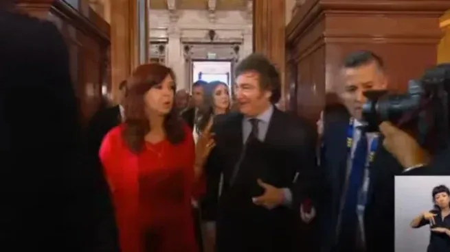 Cristina Kirchner recibió a Javier Milei en su entrada al Congreso.&nbsp;