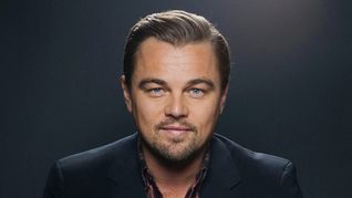 Leonardo DiCaprio suele aparecer en las listas de actores mejor pagados de Hollywood. Leonardo DiCaprio suele aparecer en las listas de actores mejor pagados de Hollywood.