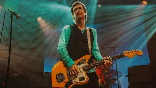 El histórico guitarrista vuelve a la Argentina a presentar su nuevo disco solista. El histórico guitarrista vuelve a la Argentina a presentar su nuevo disco solista.