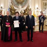 Milei recibió las cartas credenciales de Michael Wallace Banach, nuevo representante de la Santa Sede en la Argentina.