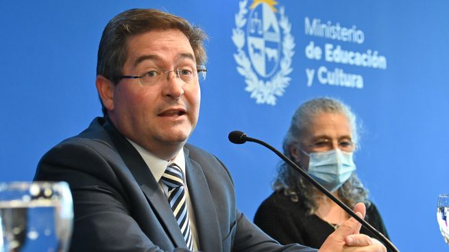 Leonardo Cipriani defiende su gestión en ASSE tras la denuncia de Álvaro Danza.