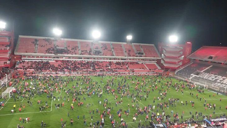 Por los hechos Independiente tiene su estadio clausurado.