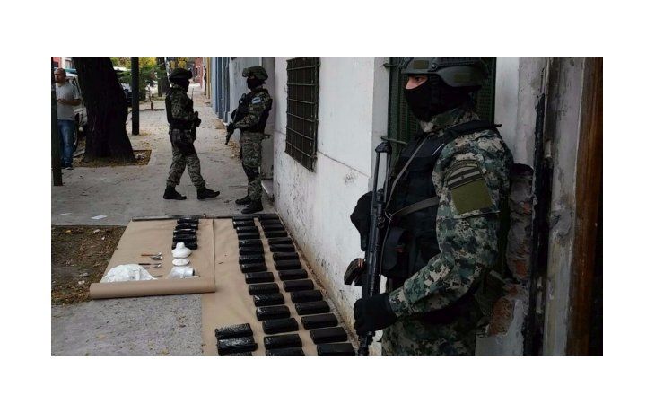 Lo detuvieron con 143 kilos de cocaína dentro del taxi