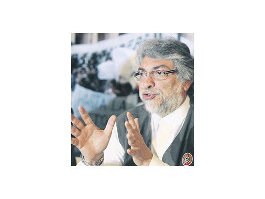 Fernando Lugo convocó a una conferencia de prensa en Asunción, en la que volvió a calificar de «golpe» el juicio político exprés que lo sacó del poder el mes pasado.
