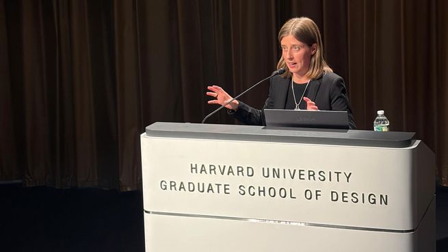 María Migliore contó la experiencia de integracion del Barrio Mujica en Harvard.&nbsp;