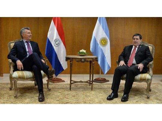 El presidente Mauricio Macri busca fortalecer las relaciones bilaterales con su par paraguayo Horacio Cartes