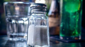 el 30% de los casos de hipertension se explican por el consumo elevado de sal
