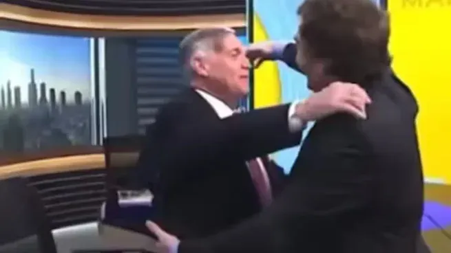El mandatario interrumpió una entrevista televisiva para saludar al economista.
