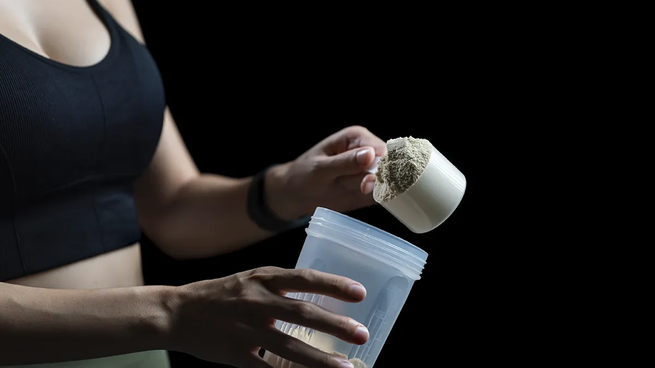 Estudios recientes vinculan la creatina con beneficios cognitivos y mayor rendimiento físico.