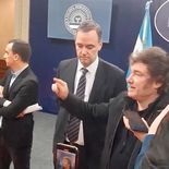 El gobierno de Milei ha hecho de la prensa un blanco permanente. El gobierno de Milei ha hecho de la prensa un blanco permanente.