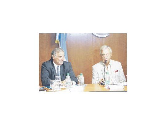 El presidente de la CAME, Osvaldo Cornide, junto al vicepresidente de la Asociación Civil Antipiratería Argentina, Enrique Caride.