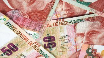 El sol bajaba en sintonía con las monedas de la región.
