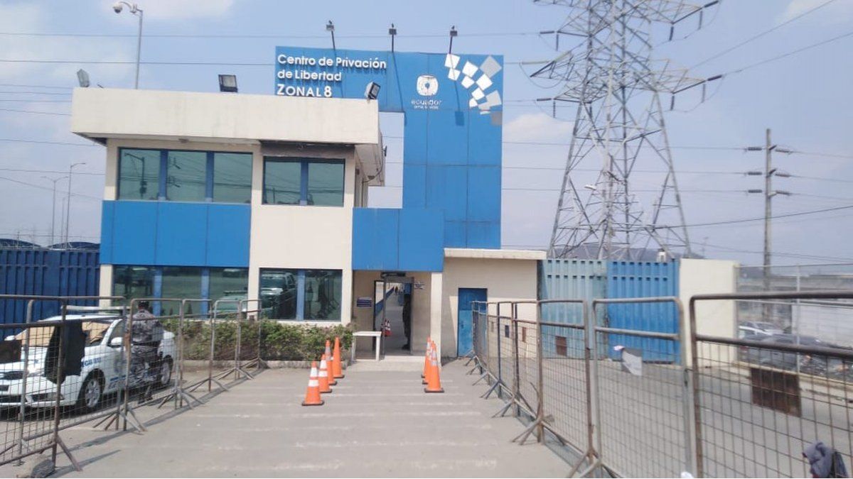 six prisoners appeared hanged in a jail