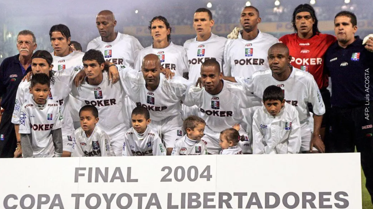 He won the Libertadores final against Boca and now he makes a living in a taxi