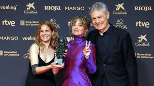 Dolores Fonzi ganó el máximo reconocimiento al cine hispanohablante en la segunda película que dirigió. Dolores Fonzi ganó el máximo reconocimiento al cine hispanohablante en la segunda película que dirigió.