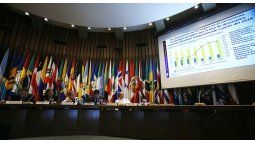La recuperación argentina contrasta con la contracción de 2024 y se enmarca en un rebote técnico, aunque el organismo no desliga su previsión de las políticas de ajuste implementadas recientemente.