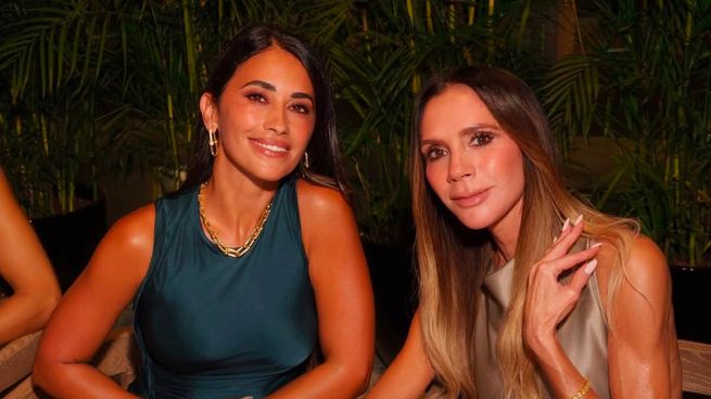 Antonela Rocuzzo lució un vestido de la nueva colección de Victoria Beckham.