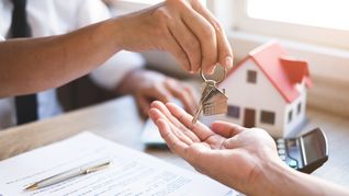 Los operadores inmobiliarios insisten en que se reglamente la ley que los regula, a un año de su sanción.