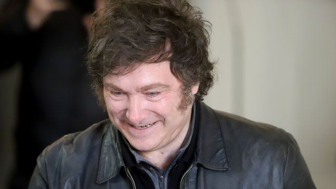 Javier Milei aseguró que la Argentina no está cara en dólares.