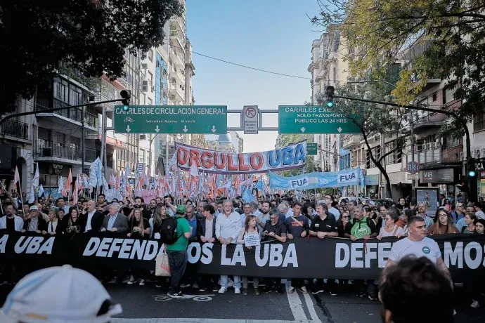 La recomposición de las partidas para el financiamiento de las universidades nacionales es uno de los reclamos que cruzan al presidente Javier Milei desde su arribo a la Casa Rosada. La comunidad universitaria impulsó marchas y protestas para presionar al Poder Ejecutivo con el fin de que actualice salarios y becas. (Foto de archivo).