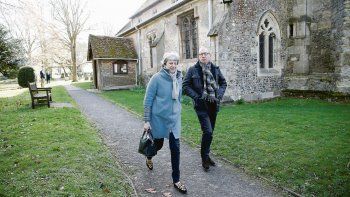 RUMBO. La primera ministra Theresa May se encuentra bajo presión tanto de la Unión Europea como del Parlamento. Las negociaciones están estancadas.