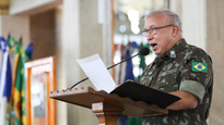 Lula da Silva destituyó a Júlio César de Arruda, comandante del Ejército de Brasil.
