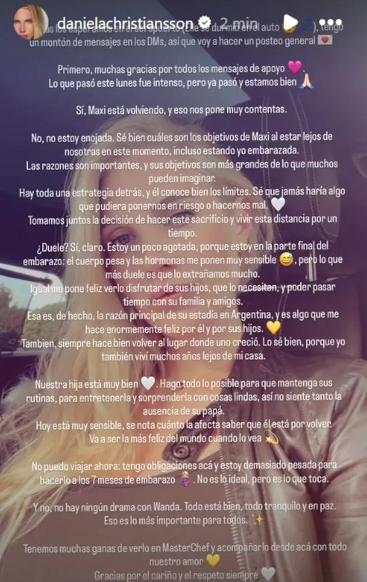 Daniela's post after the return of Maxi López. Daniela's post after the return of Maxi López.
