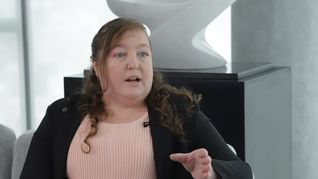 Lagerenta de Contabilidad de Mercedes-Benz Camiones y Buses, YaninaSchamne, se refirió a las oportunidades del sector automotor.