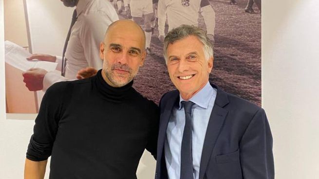 Festejo. Mauricio Macri celebró la goleada de Manchester City junto a Pep Guardiola.