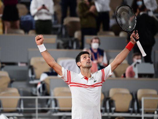 Djokovic se quedó con una batalla memorable ante Nadal en Roland Garros.