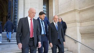 Antonio Bonfatti, Maximiliano Pullaro y Omar Perotti, en el Palacio de Tribunales.