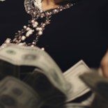 Logró ganar miles de millones con su emprendimiento que inició mientras estudiaba. Logró ganar miles de millones con su emprendimiento que inició mientras estudiaba.