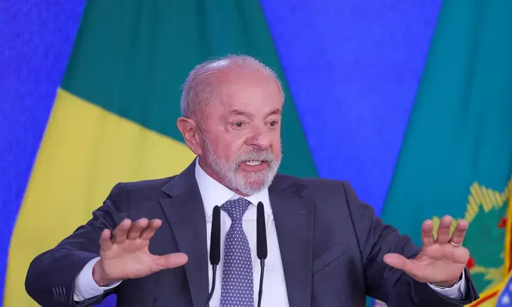 Un día como hoy, pero de 2002, en Brasil, Luiz Inácio Lula da Silva es elegido presidente.