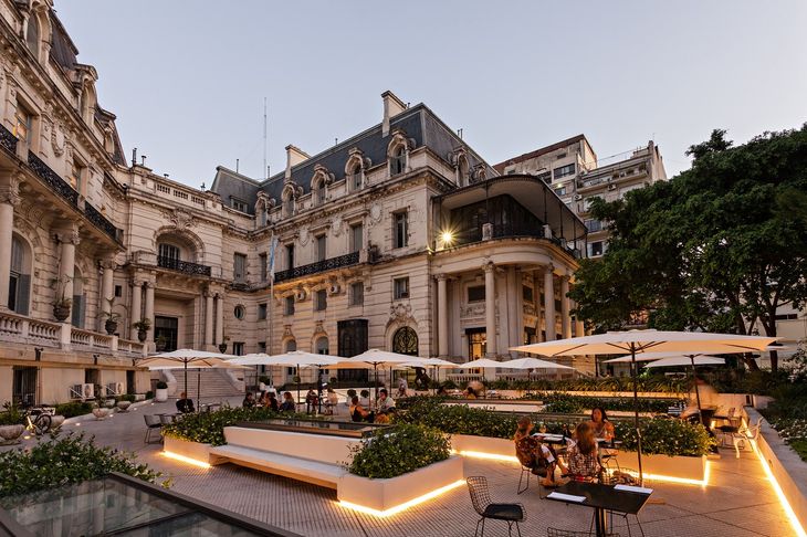 Croque Madame tiene una de las residencias más imponentes de Buenos Aires. Croque Madame tiene una de las residencias más imponentes de Buenos Aires.