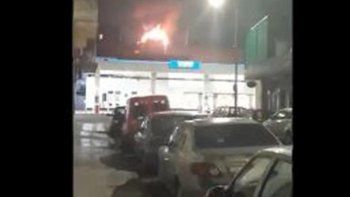 un herido en caballito por incendio en una estacion de servicio