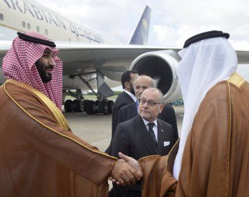 Mohammed Bin Salman arribó a la Argentina y fue recibido por el canciller Jorge Faurie.