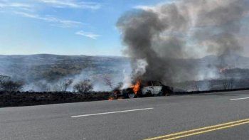 cordoba: un incendio de grandes dimensiones provoca corte total en la ruta de las altas cumbres