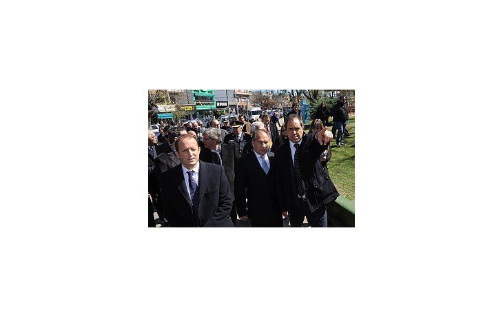 En una recorrida junto a Insaurralde, Scioli anunció la convocatoria del Consejo Provincial de Seguridad.