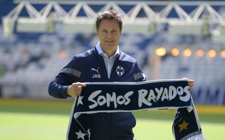 Monterrey está en búsqueda de refuerzos para el Torneo Clausura 2025 y ya tienen en cartera dos posibles contrataciones: llegada del colombiano Nelson Deossa y César Huerta, lo confirmó José Antonio Noriega.