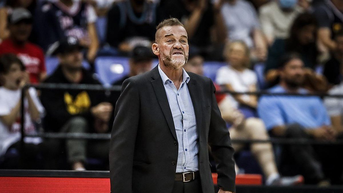 Did he leave or was he kicked out?  “Che” García ceased to be the coach of the Argentine basketball team