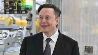 En este momento, y con gran diferencia sobre el resto, Elon Musk es el hombre más rico del mundo y de la historia. En este momento, y con gran diferencia sobre el resto, Elon Musk es el hombre más rico del mundo y de la historia.