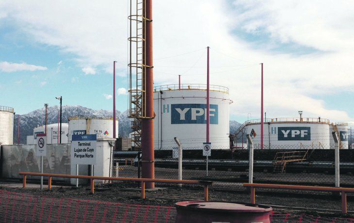 las acciones argentinas subieron un 8% en wall street, lideradas por ypf