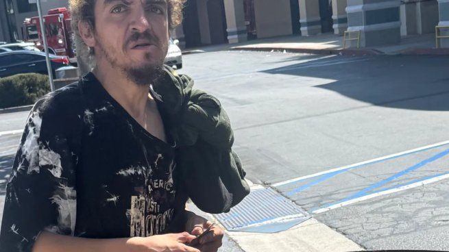 El famoso actor fue visto en la calle sobreviviendo de la basura.