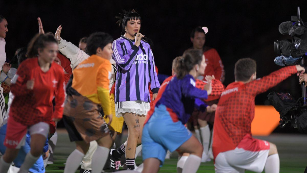 With a music and fireworks show, the Women’s Soccer World Cup was inaugurated