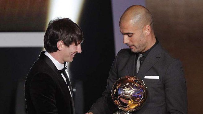 Guardiola le entregó en Balón de Oro a Messi en 2011