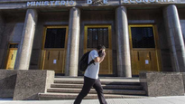 El viernes vencen $255.000 millones de una LECER