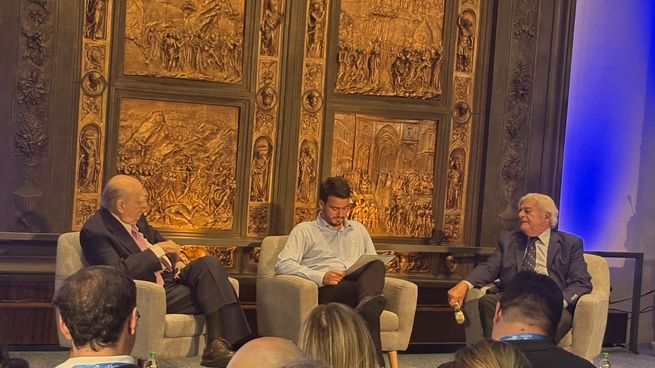 Julio Sanguinetti y Luis Lacalle Herrera advierten sobre la política instantánea y la fabricación de líderes.