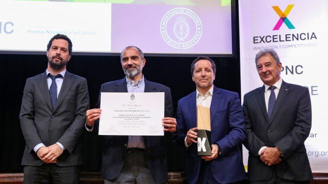 Los ganadores del Premio Nacional a la Calidaden la categoría “Empresas Grandes del Sector Privado”.