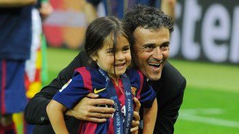 que paso con la hija de luis enrique: el emotivo video del dt de espana